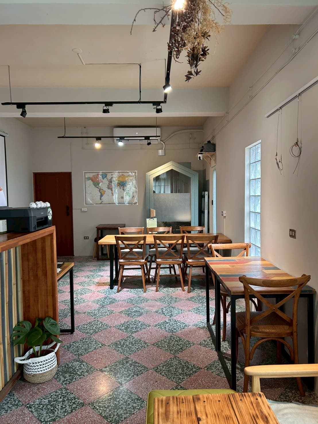 旅蒔共享工作空間（Roots Coworking）