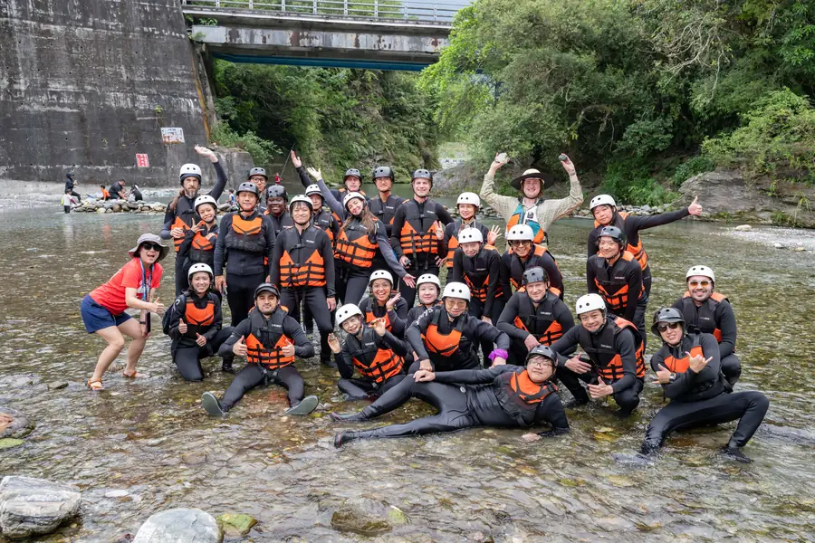 The crew posing together on a creek day-trip in Shoufeng, Hualien