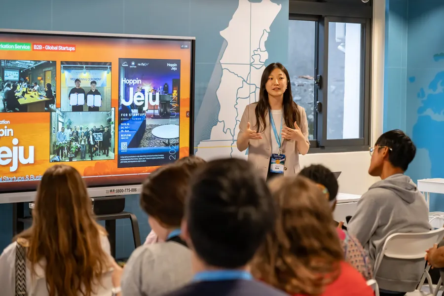 A community sharing session at the Hualien Cloud Hub